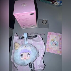 100% Sweetness Series – Penguin Smoothly 🐧🍦
Confirmed Character